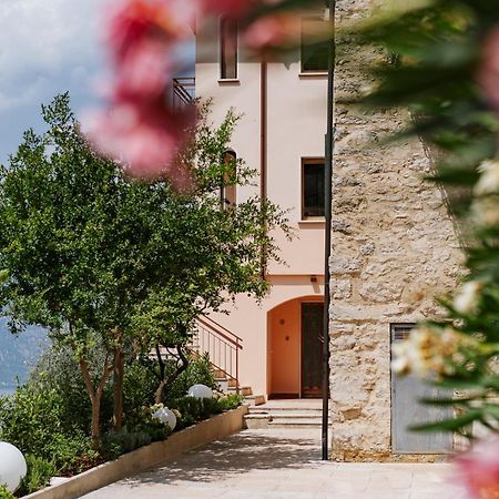 View Garda Lake Бренцоне-суль-Гарда Экстерьер фото