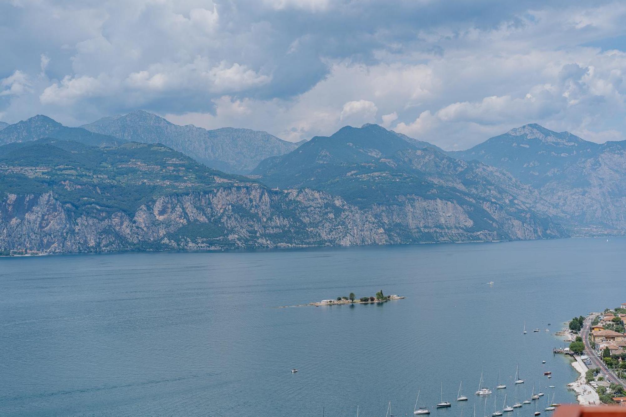 View Garda Lake Бренцоне-суль-Гарда Экстерьер фото